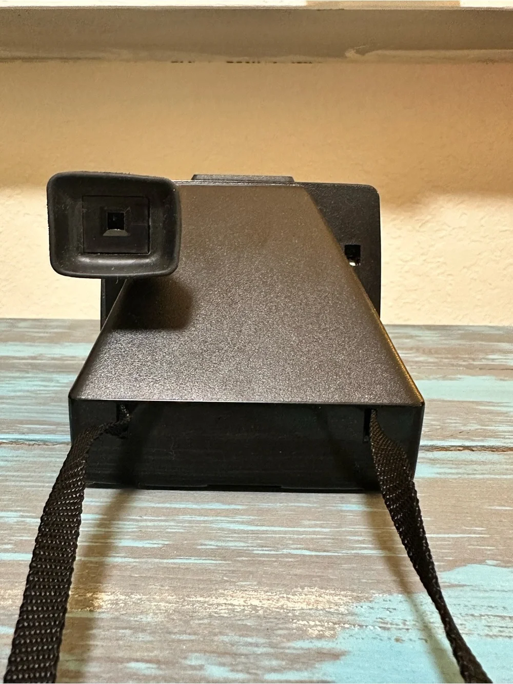 Vintage Polaroid OneStep Instant Camera. Includes flash bar  (not tested)